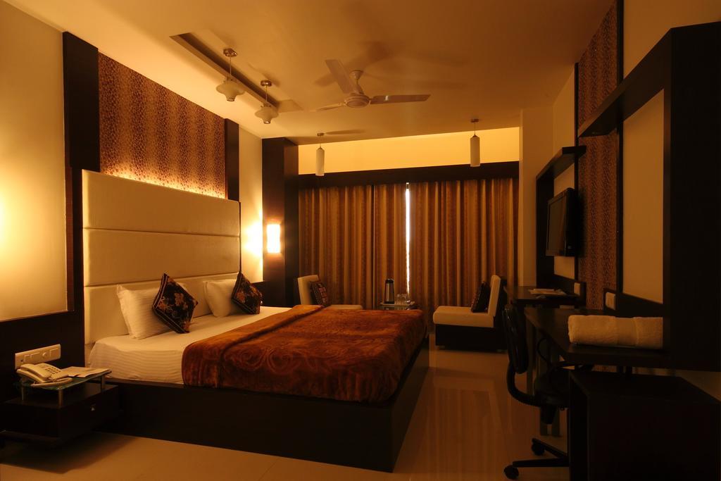 Hotel Apex スーラト 部屋 写真